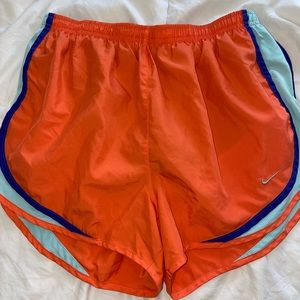Women’s Nike shorts size L